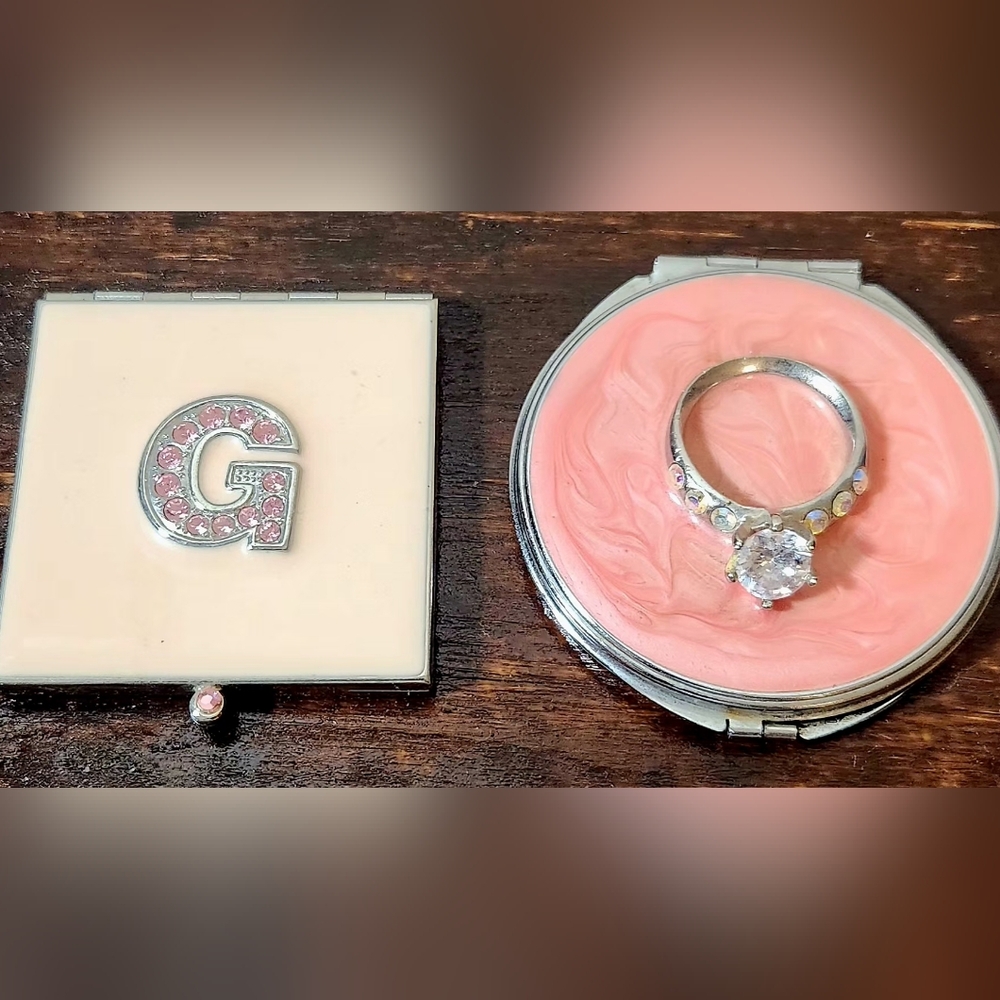 Chic Pink and Silver Compact with Ring